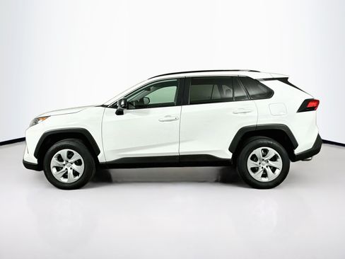Used 2021 Toyota RAV4 LE AWD/4WD image 4