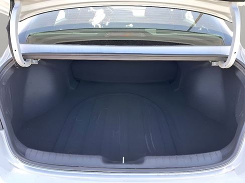 Used 2025 Hyundai Elantra Sport image 7