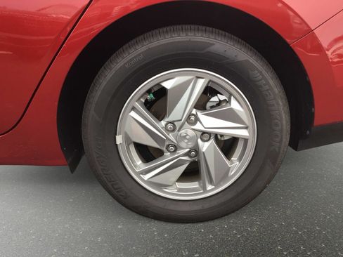 Certified 2026 Hyundai Elantra SE FWD image 7