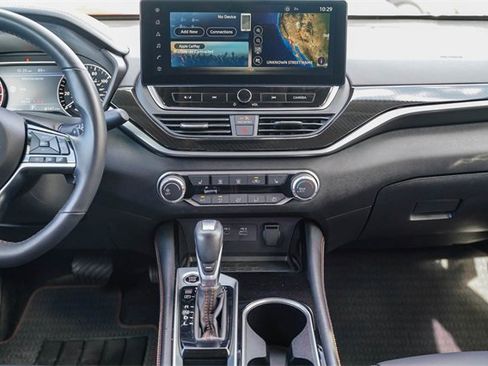 Used 2023 Nissan Altima 2.5 SR w/ SR Premium Package image 14