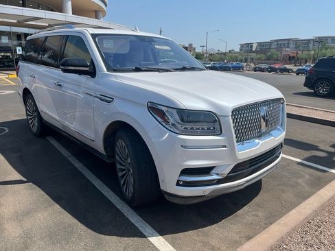 Used 2019 Lincoln Navigator Reserve AWD/4WD image 2