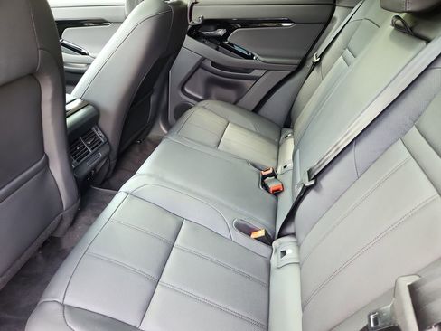 Used 2026 Land Rover Range Rover Evoque S AWD/4WD image 5