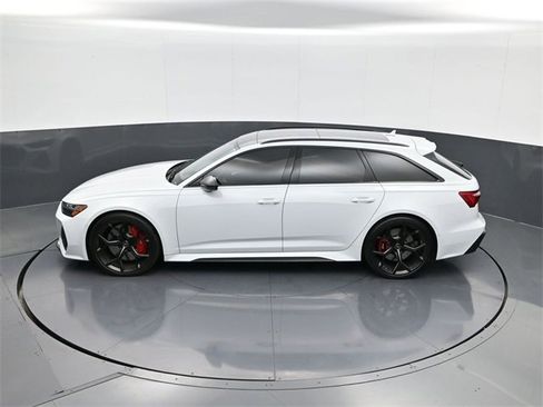 Used 2024 Audi RS 6 performance w/ Matte Carbon Package image 20
