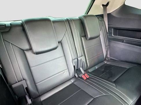 Used 2023 Volkswagen Atlas SEL AWD/4WD image 34