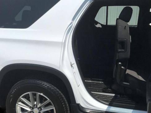 Used 2023 Chevrolet Traverse LT AWD/4WD image 26