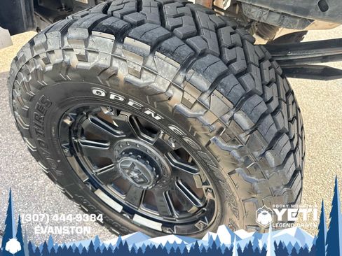 Used 2022 Ford F250 Lariat w/ Black Appearance Package image 22