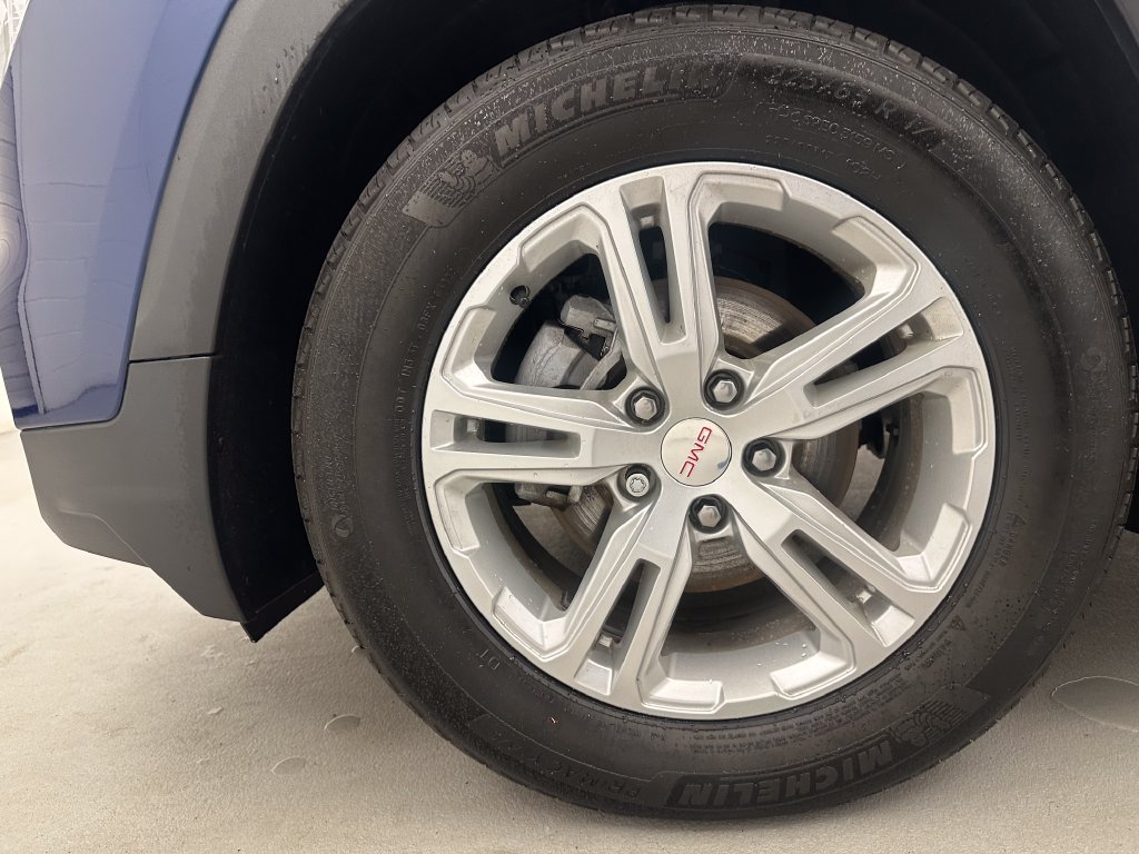 Used 2023 GMC Terrain SLE w/ Driver Convenience Package FWD image 31