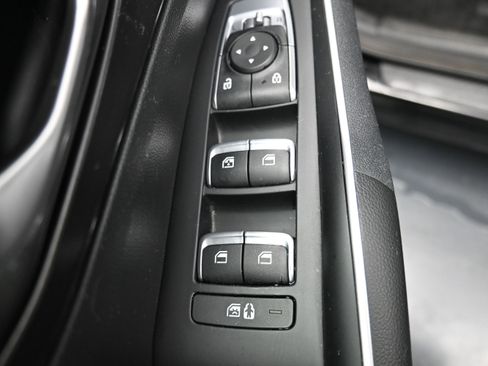 Used 2023 Kia Sorento LX FWD image 16