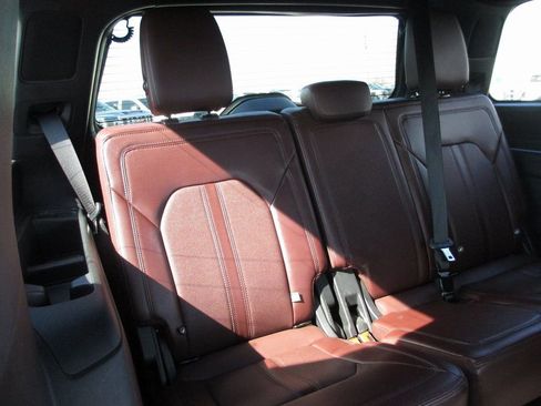 Used 2022 Ford Expedition Limited image 23