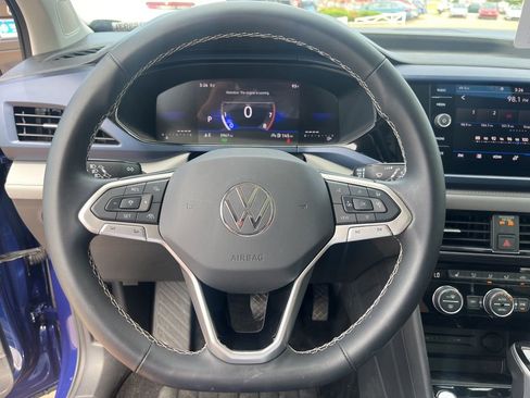 Used 2024 Volkswagen Taos SE image 14