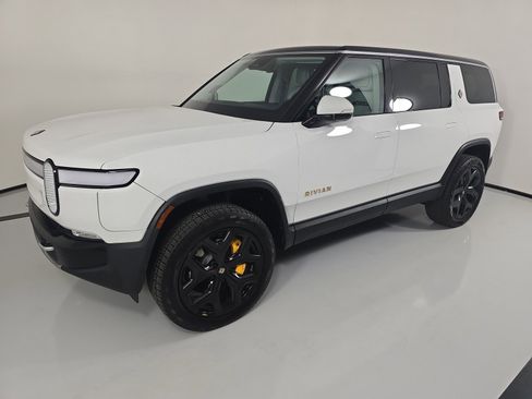 Used 2024 Rivian R1S Adventure AWD/4WD image 1