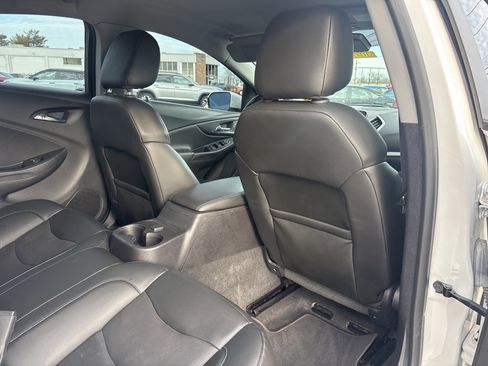 Used 2017 Chevrolet Volt LT w/ Comfort Package image 27