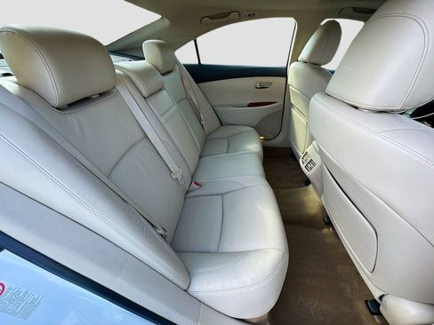 Used 2011 Lexus ES 350 image 31