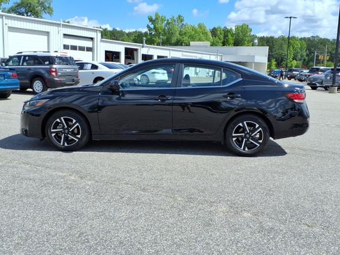 Used 2025 Nissan Sentra SV FWD image 22