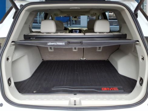 Used 2022 GMC Terrain Denali w/ Denali Premium Package AWD/4WD image 5