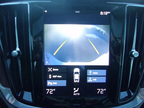 Used 2022 Volvo S60 B5 Momentum image 23