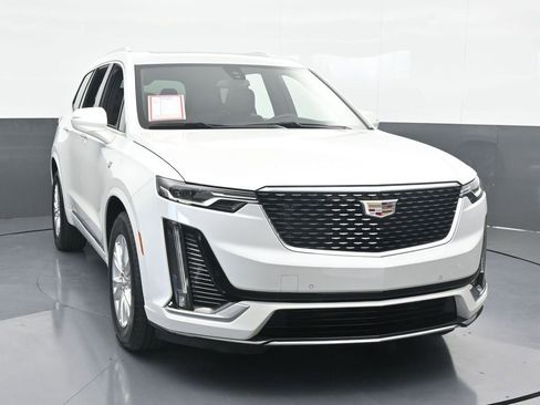 Used 2024 Cadillac XT6 Luxury image 9