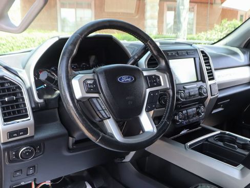Used 2018 Ford F250 Lariat w/ Lariat Ultimate Package AWD/4WD image 21