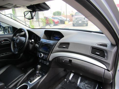 Used 2016 Acura ILX FWD image 9