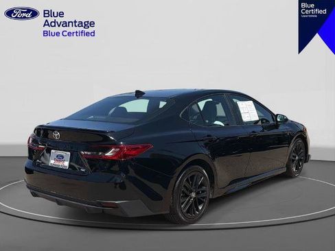 Used 2025 Toyota Camry SE FWD image 4