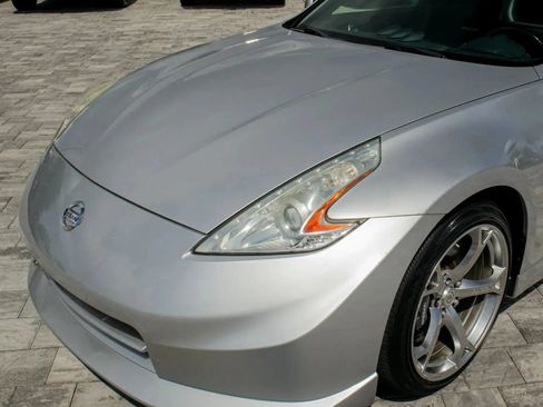 Used 2009 Nissan 370Z NISMO RWD image 10