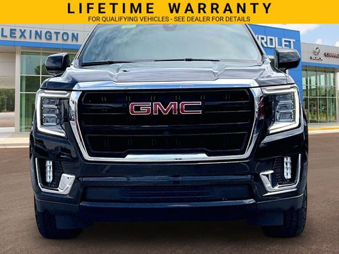 Used 2022 GMC Yukon XL SLE w/ Gmc Pro Safety Plus Package AWD/4WD image 3