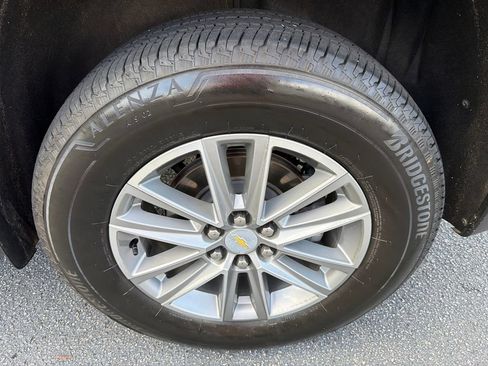 Used 2023 Chevrolet Traverse LT FWD image 20