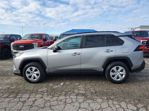Used 2020 Toyota RAV4 LE image 7