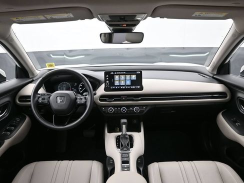 Certified 2025 Honda HR-V EX-L image 11