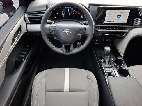 Used 2026 Toyota Camry SE FWD image 11