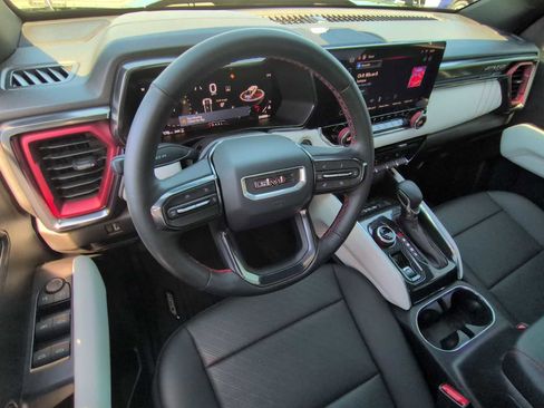 Used 2024 GMC Canyon AT4X AWD/4WD image 10
