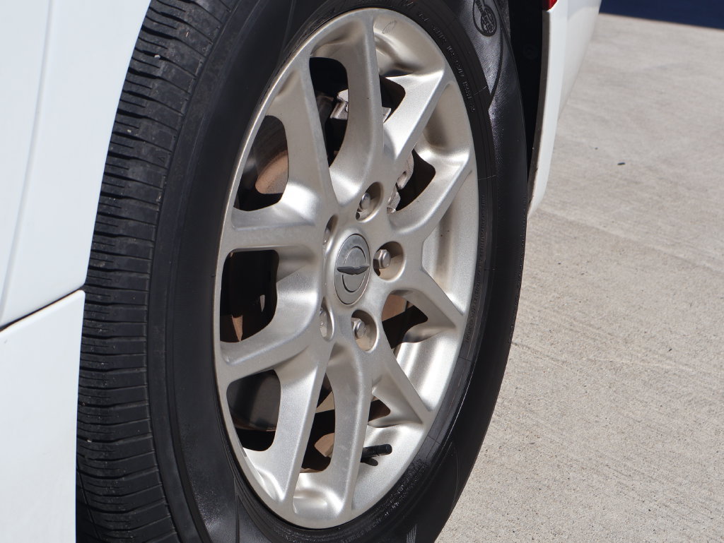 Used 2023 Chrysler Pacifica Touring-L FWD image 43