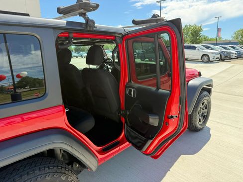 Used 2019 Jeep Wrangler Unlimited Sport AWD/4WD image 22
