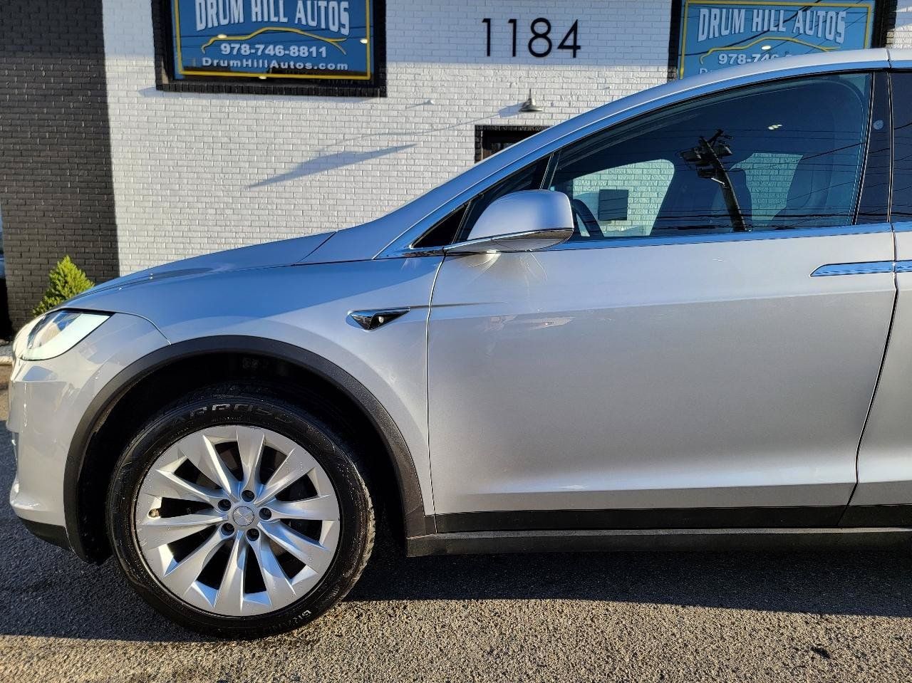 Used 2017 Tesla Model X 75D AWD/4WD image 8