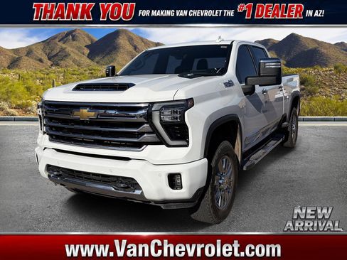 Used 2024 Chevrolet Silverado 2500 High Country w/ High Country Premium Package AWD/4WD image 1