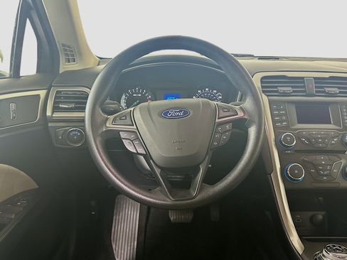 Used 2018 Ford Fusion S FWD image 17