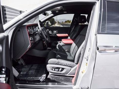 Used 2024 Rolls-Royce Phantom Sedan RWD image 44