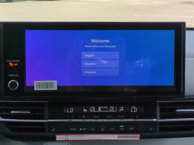New 2026 Toyota Sienna XLE AWD/4WD image 18