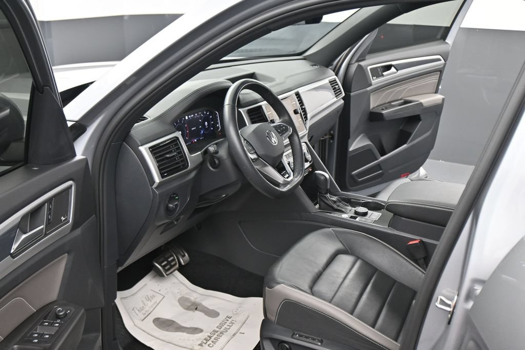 Used 2023 Volkswagen Atlas Cross Sport SEL Premium R-Line AWD/4WD image 38