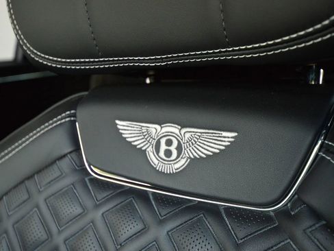 Used 2022 Bentley Flying Spur V8 image 30