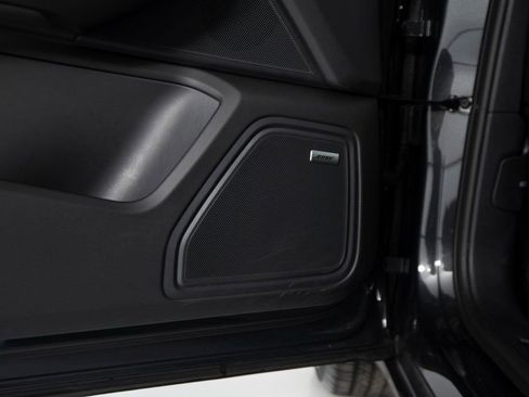 Certified 2025 Porsche Macan image 21