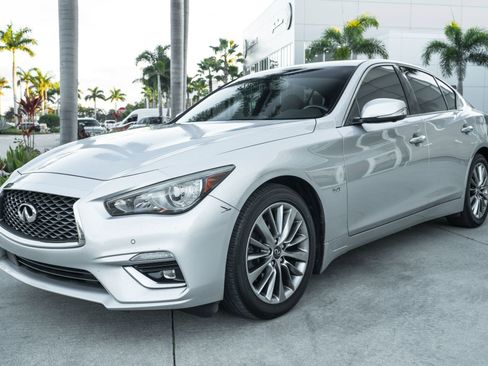 Used 2019 INFINITI Q50 Luxe w/ Essential Package (3.0T Luxe) image 6
