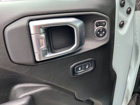 Used 2024 Jeep Wrangler Unlimited Rubicon w/ Safety Group AWD/4WD image 16