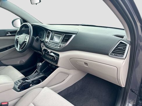 Used 2017 Hyundai Tucson Sport FWD image 28