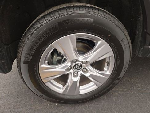 Used 2025 Toyota RAV4 XLE image 7