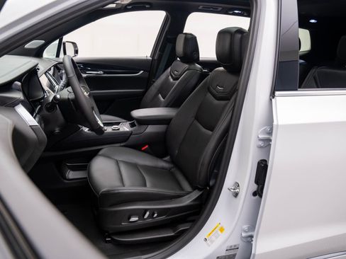 New 2025 Cadillac XT6 Premium Luxury image 9