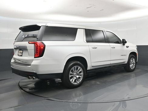 Used 2022 GMC Yukon XL Denali AWD/4WD image 31