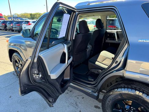 Used 2013 Toyota 4Runner SR5 image 15