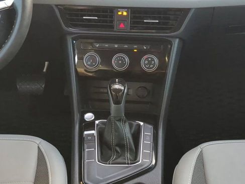 Used 2023 Volkswagen Taos SE image 18