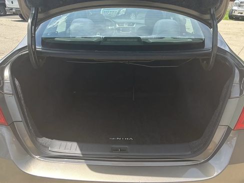 Used 2017 Nissan Sentra SV FWD image 11